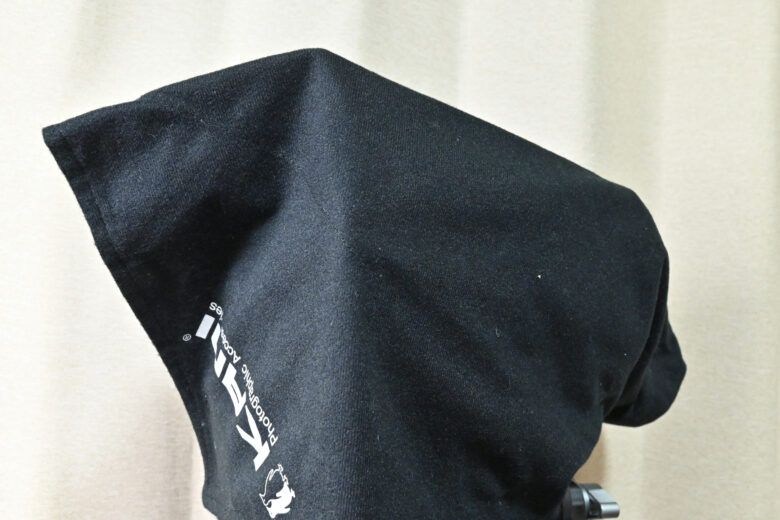 ラッピングクロスを取り付け後の機材の状態（全体がラッピングクロスで覆われている）