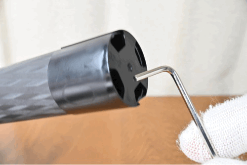 六角レンチを使って抜け止め部品を外す様子(gifアニメーション)